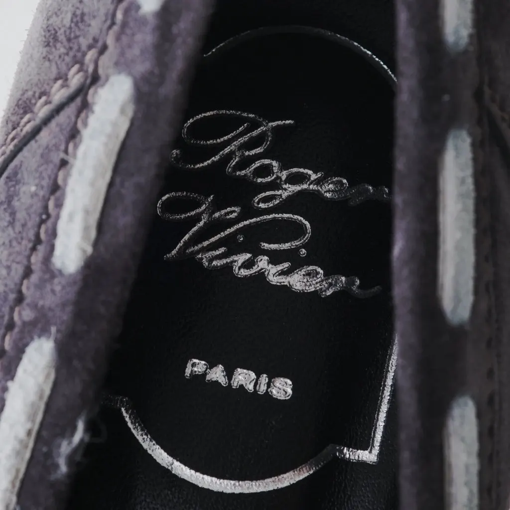 Roger Vivier Suede Pumps - '20s Grey Suede Good - Model View
