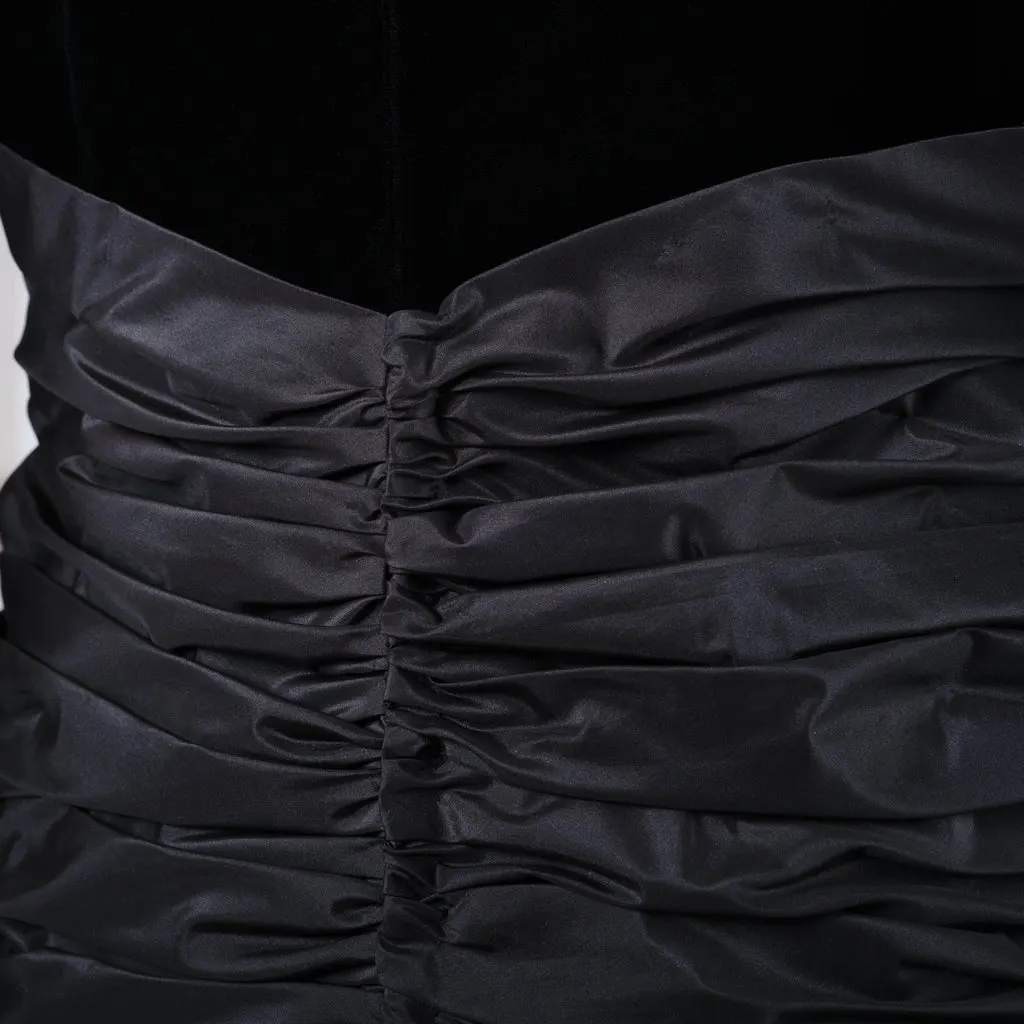 Unsigned Jeunesse Black Dress  Bow Satin - '90s Black Satin Good - Model View