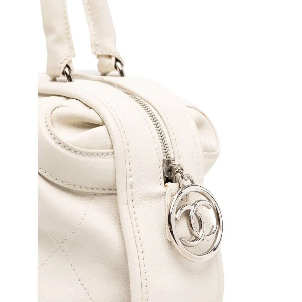 Chanel Cream White Quilted Leather Handbag - 2000s Beige Leather Good - Model View
