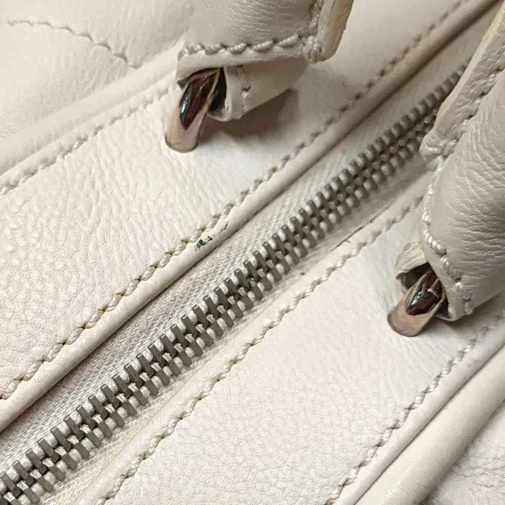 Chanel Cream White Quilted Leather Handbag - 2000s Beige Leather Good - Box View