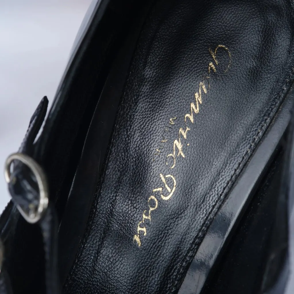 Gianvito Rossi Black Patent Leather Pumps - '10s Black Leather Good - Box View