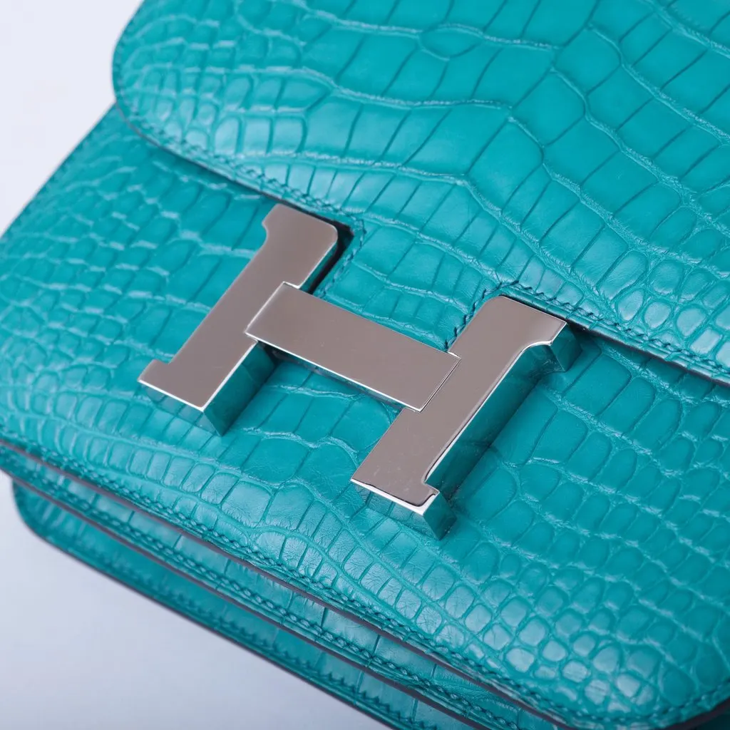 Hermès Constance 18 Turquoise (T9) Matte Alligator – Palladium Hardware - '00s MultiColor Leather Good - Box View