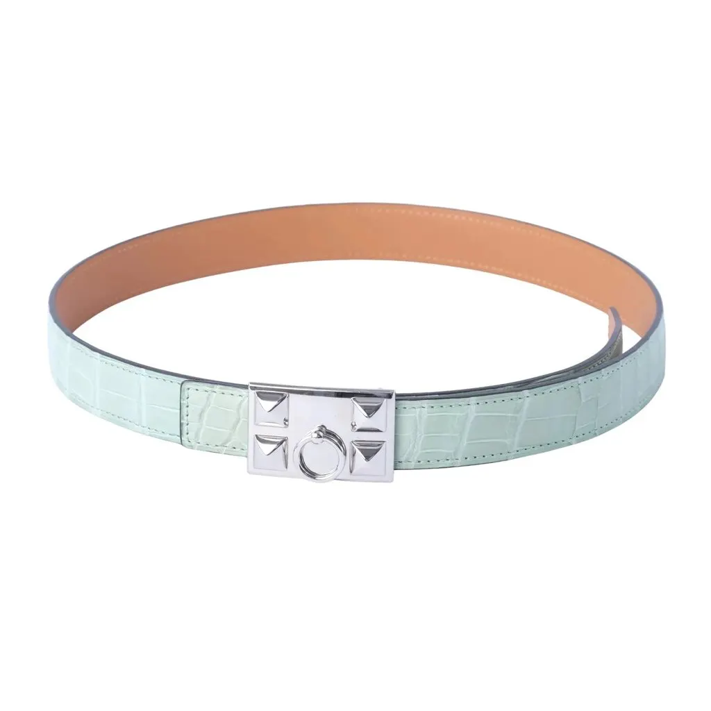Hermès Médor Belt in Vert d’Eau Matte Alligator with Palladium Hardware - '10s Red Leather Good - Front View