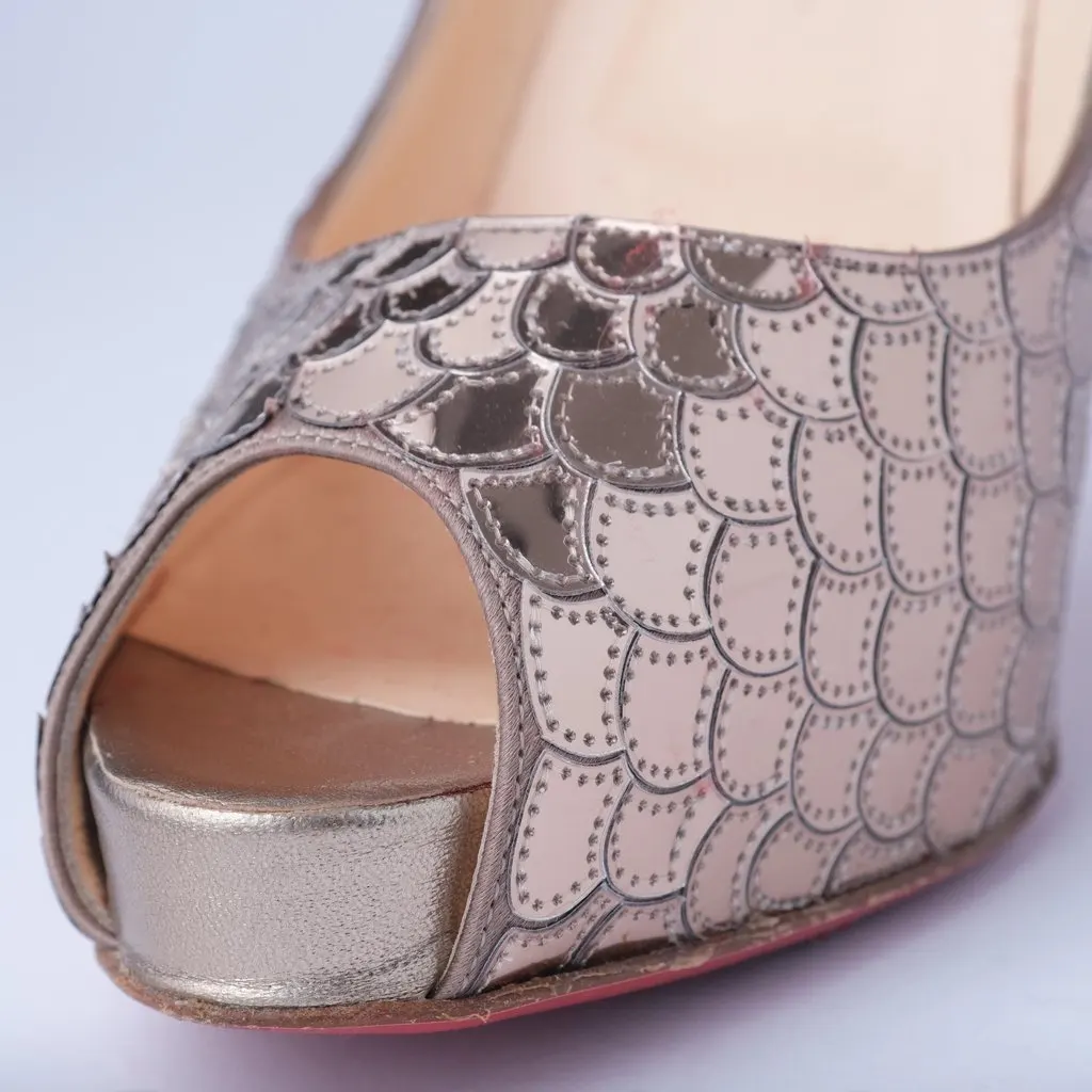 Christian Louboutin Poseidon Metallic Silver Scaled PVC & Foil Peep-Toe Pumps - '10s Silver Satin Good - Box View