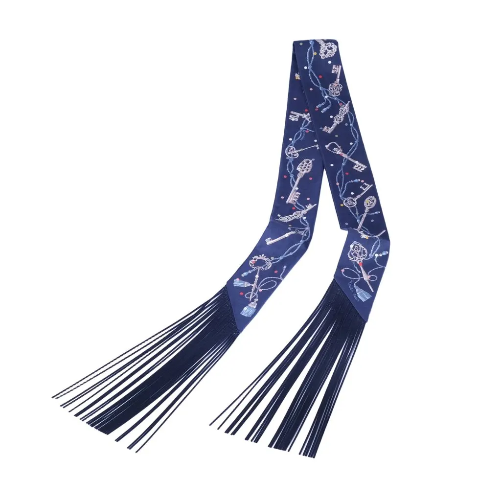 Hermès Les Clés à Pois Fringed Twilly Bleu Marine - '20s Navy Silk Good - Front View