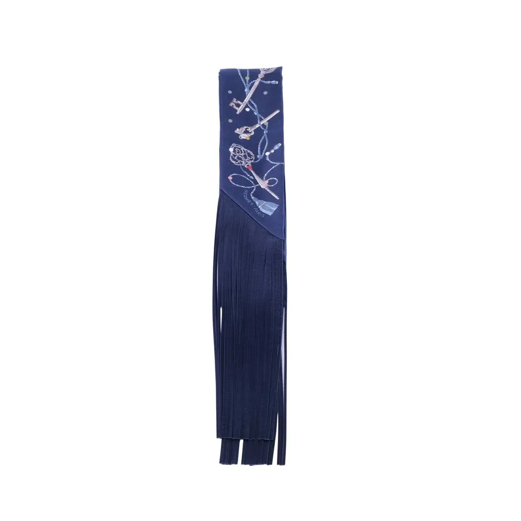 Hermès Les Clés à Pois Fringed Twilly Bleu Marine - '20s Navy Silk Good - Back View