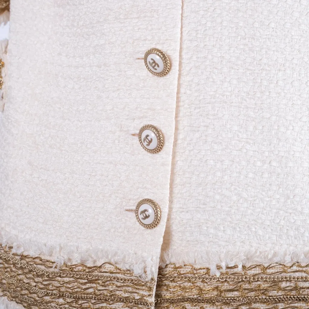 Chanel Short Sleeve Ivory Jacket With Silk Lining - '00s White Silk Good - Box View