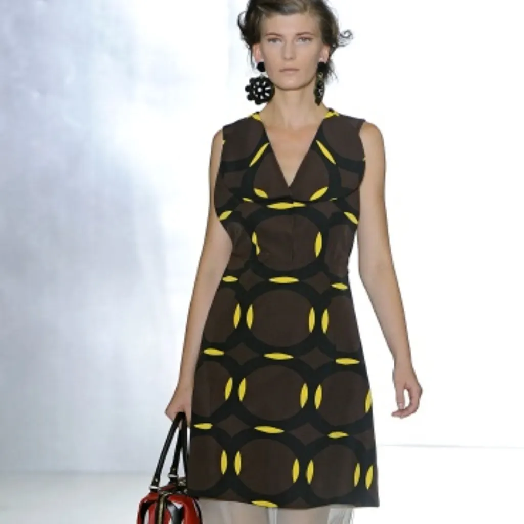 Marni Sleeveless Dress Featuring Brown and Yellow Geometric Circle Pattern - '10s Brown Cotton Good - Back View