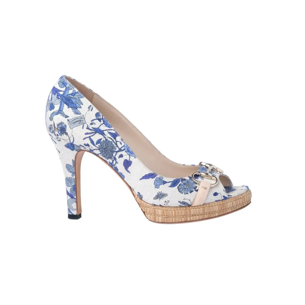 Gucci White & Blue Floral Canvas Horsebit Platform Pumps - '10s White Canvas Good - Front View