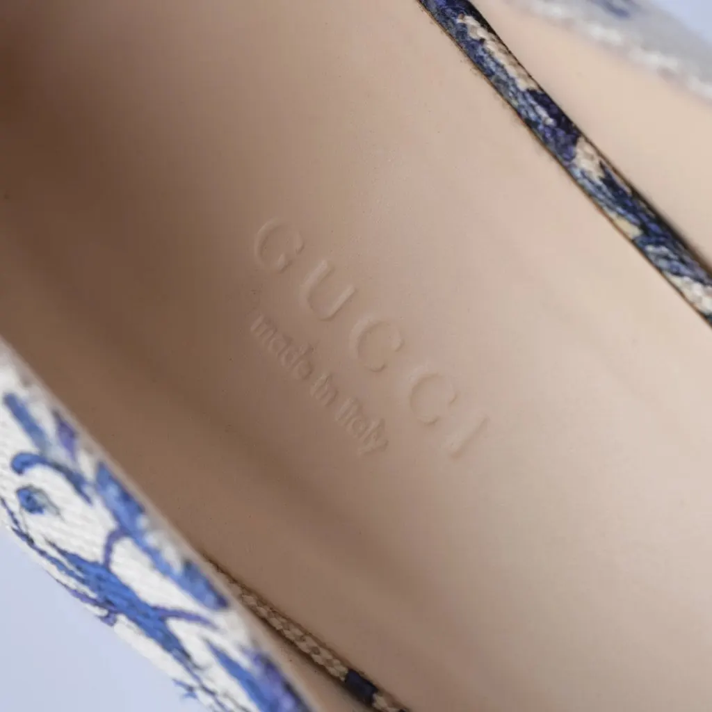 Gucci White & Blue Floral Canvas Horsebit Platform Pumps - '10s White Canvas Good - Model View
