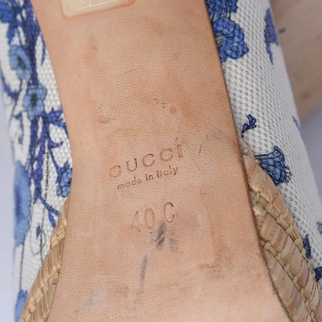 Gucci White & Blue Floral Canvas Horsebit Platform Pumps - '10s White Canvas Good - Box View