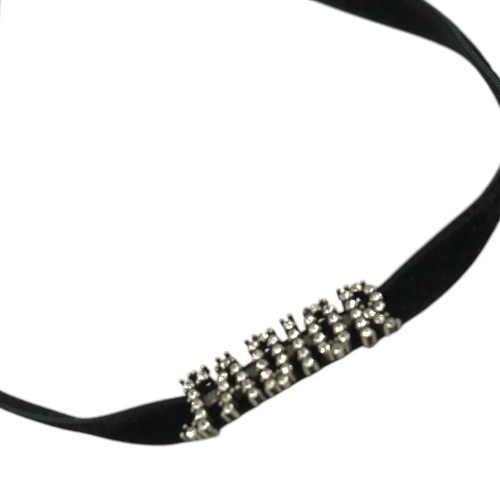 Dior Necklace Black Lace Good - Model View