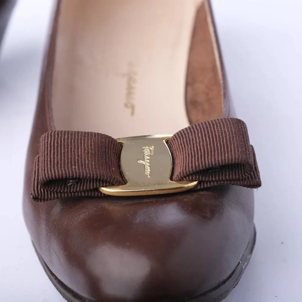 Salvatore Ferragamo Leather Pumps- '10s Red Leather Good - Box View