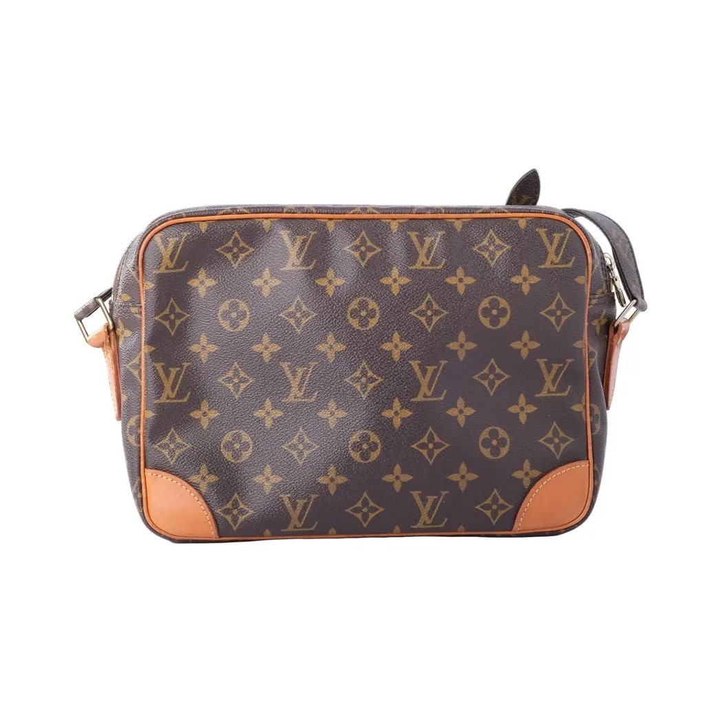 Louis Vuitton Monogram Canvas Nile GM Bag- '00s Brown Canvas Good - Model View