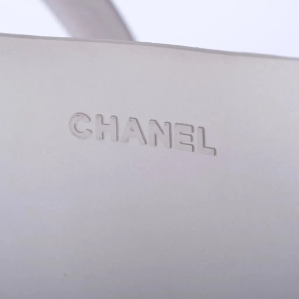 Chanel Jelly Logo Tote -'00s Silver Good - Model View