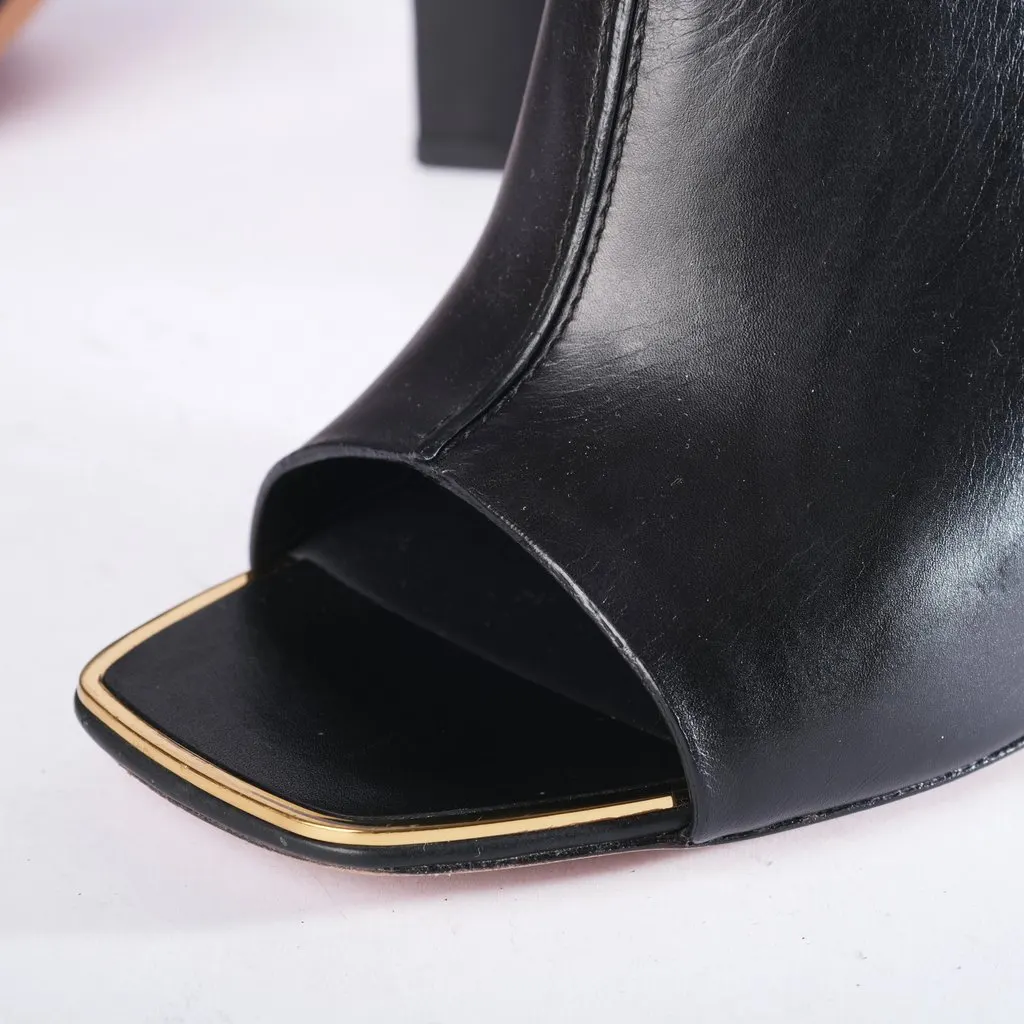 Celine Black Leather Flat Slides With Gold-Tone Details - '10s Black Leather Good - Model View