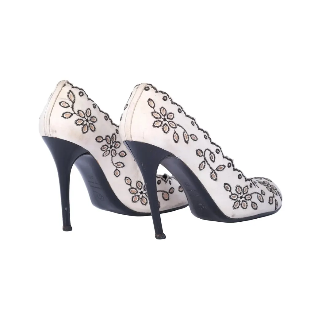Alexander McQueen Floral Cutwork Leather Pumps -'00s Black Leather Good - Inside View