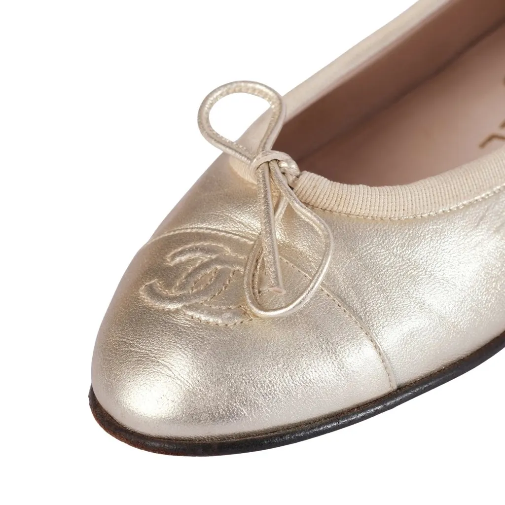 Chanel Gold Leather CC Logo Ballet Flats - '00s Gold Leather Good - Box View