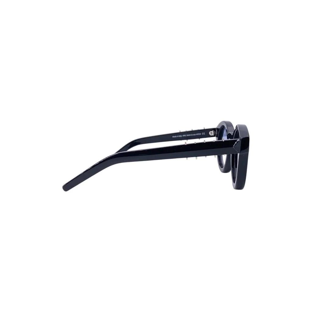 Unsigned Sunglasses Black Good - Model View