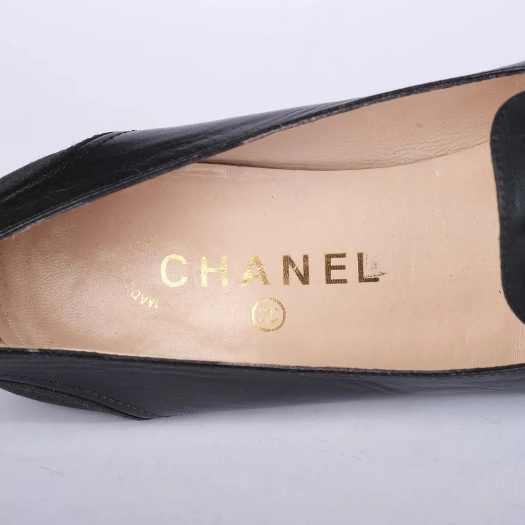 Chanel Black Leather & Canvas Bow Pointed-Toe Pumps - '90s Black Leather Good - Box View