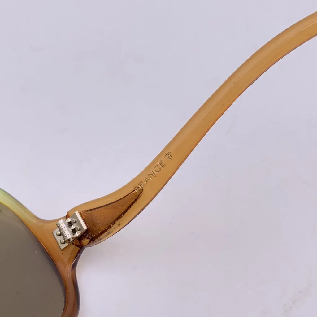 Unsigned Sunglasses Brown Good - Model View