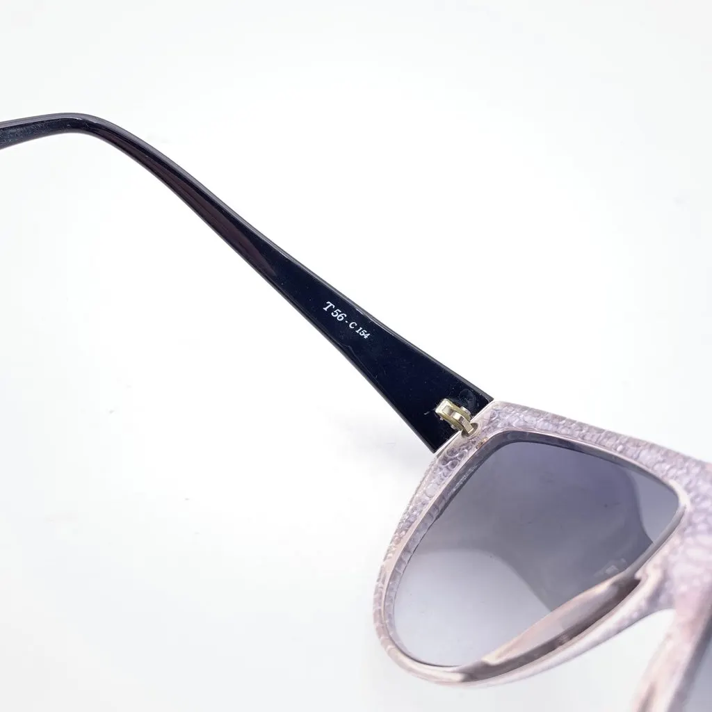 Unsigned Sunglasses Black Good - Model View