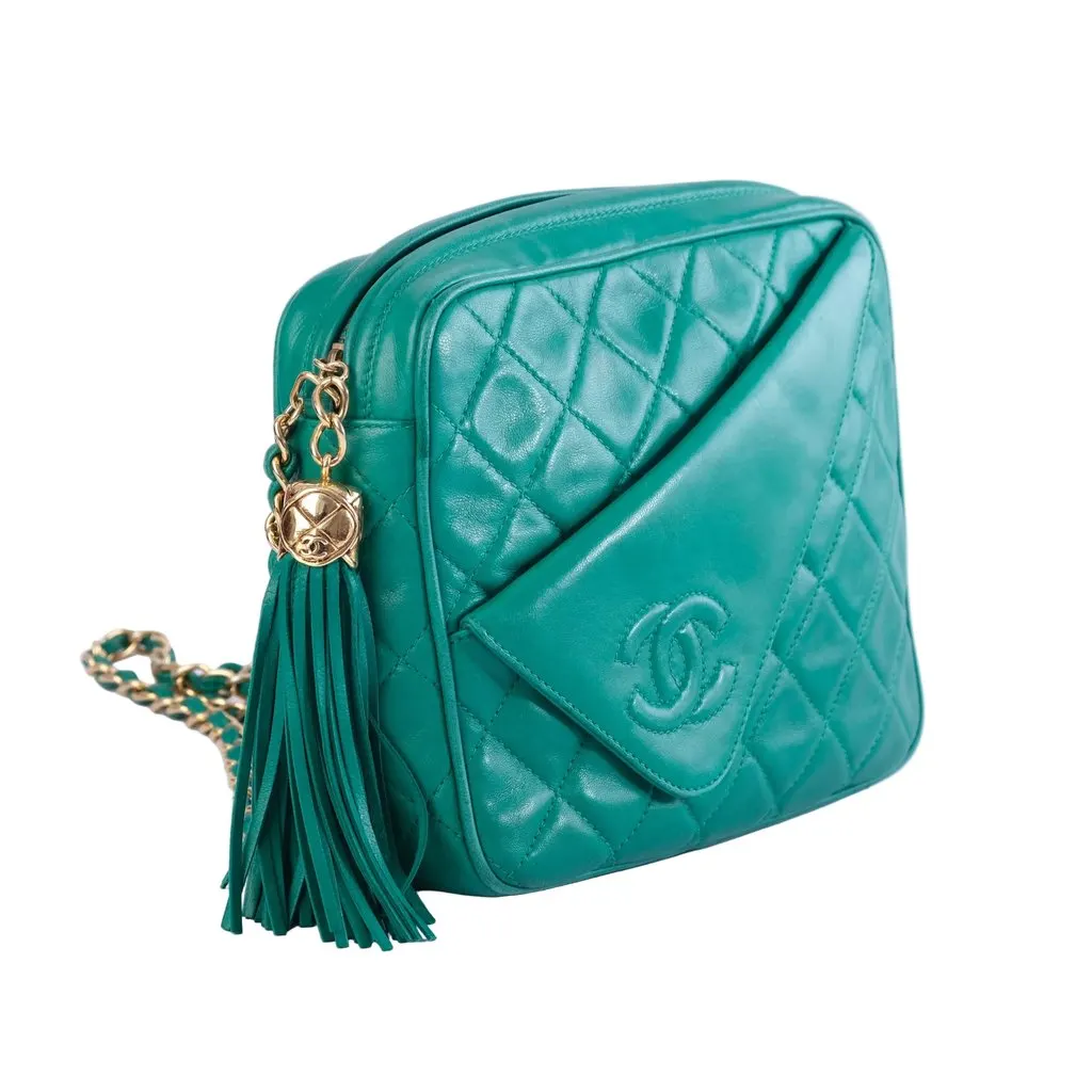 Chanel Emerald Green Quilted Lambskin Front Pocket Tassel Camera Bag Gold Hardware -'90s Green Leather Good - Inside View