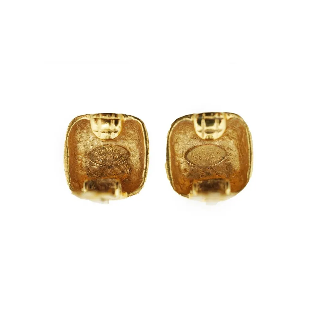 Chanel Earrings Gold Good - Model View