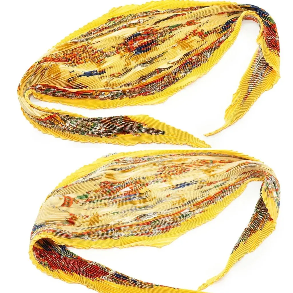 Hermes Scarf Red Silk Good - Box View