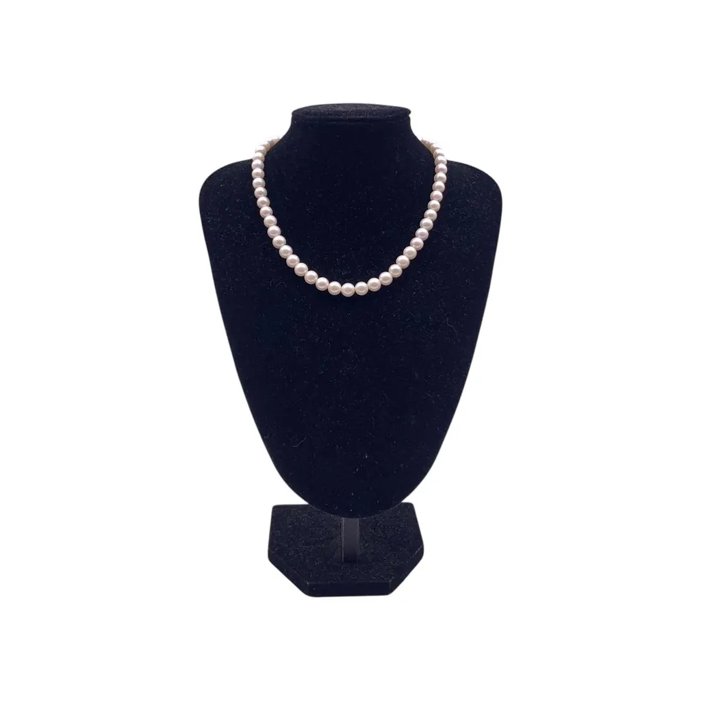 Unsigned Necklace White Lace Good - Inside View