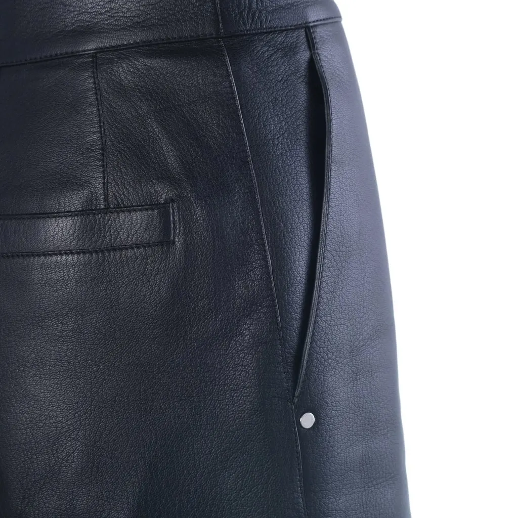 Hermès Black Grained Goatskin Leather Shorts - '20s Black Leather Good - Box View