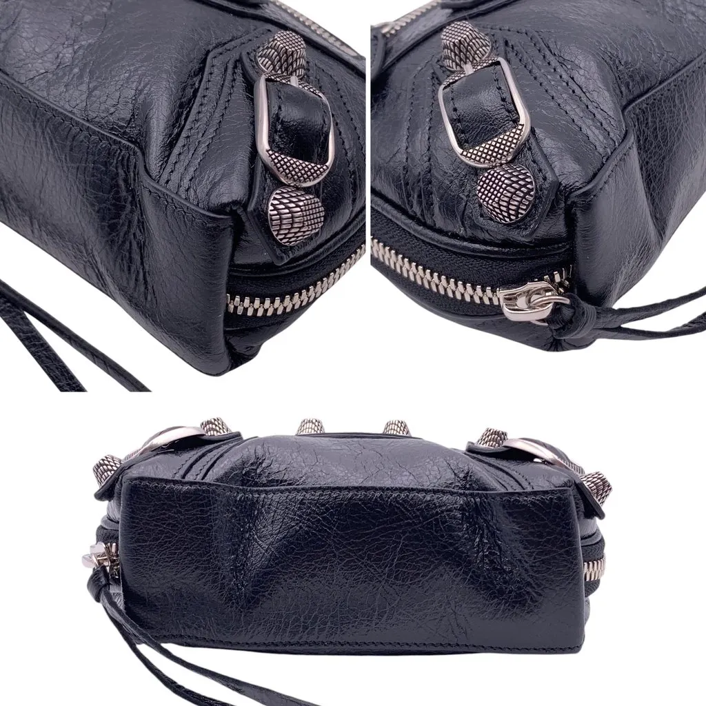 Balenciaga Clutch Bag Le Cagole Black Leather Good - Model View