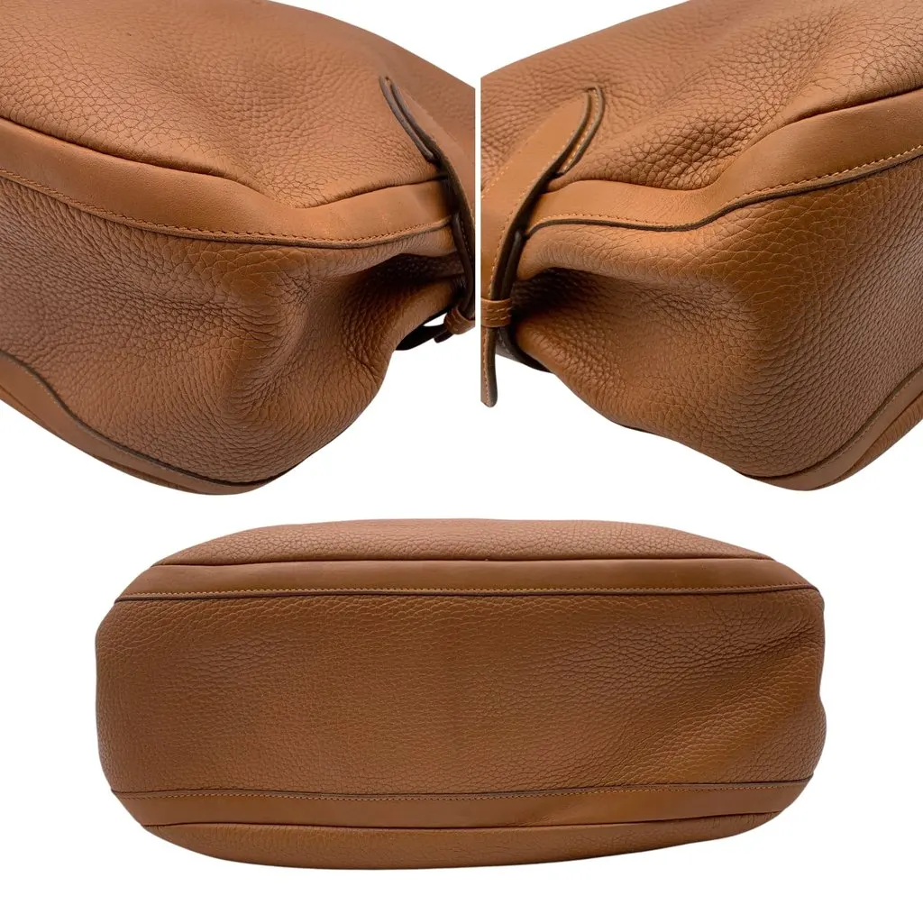 Gucci Shoulder Bag Vintage GG Interlocking Beige Leather Good - Model View