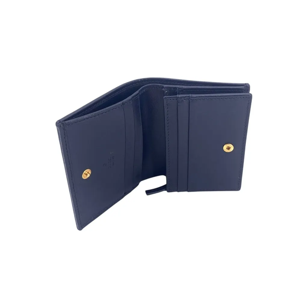 Gucci Wallet Beige Leather Good - Model View