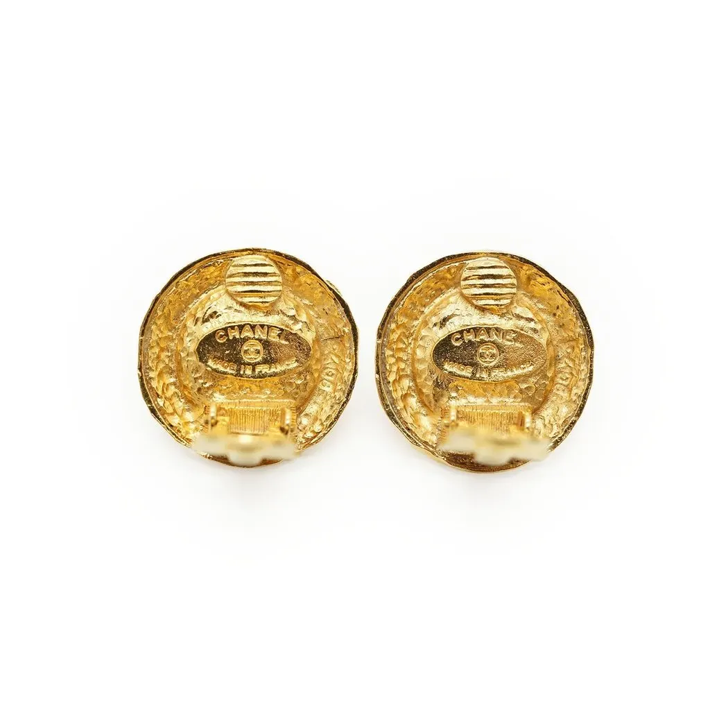 Chanel Earrings Red Good - Model View
