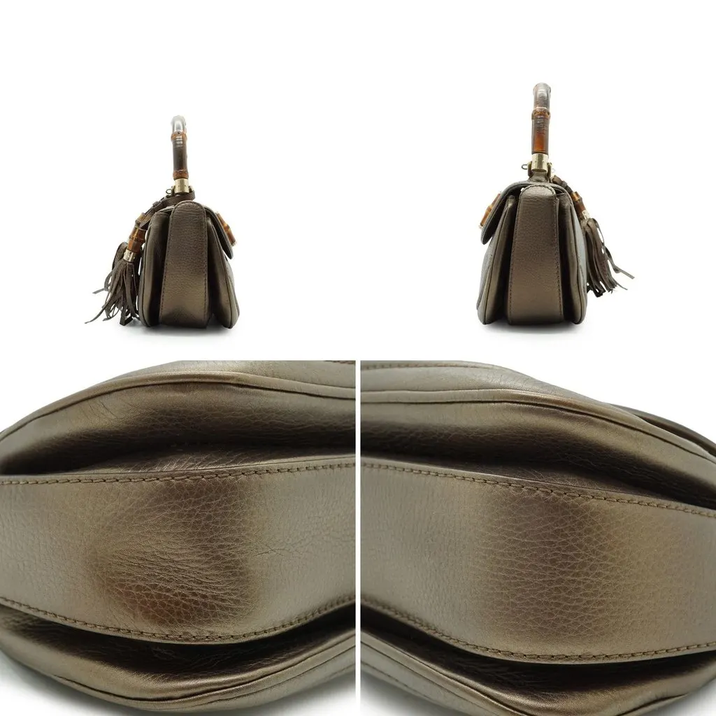 Gucci Handbag New Bamboo Gold Leather Good - Model View