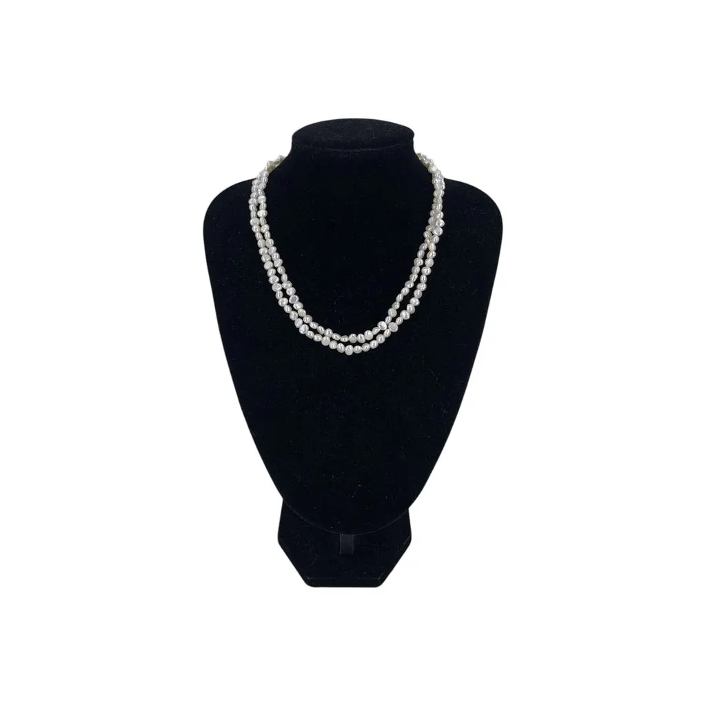 Unsigned Necklace White Lace Good - Inside View