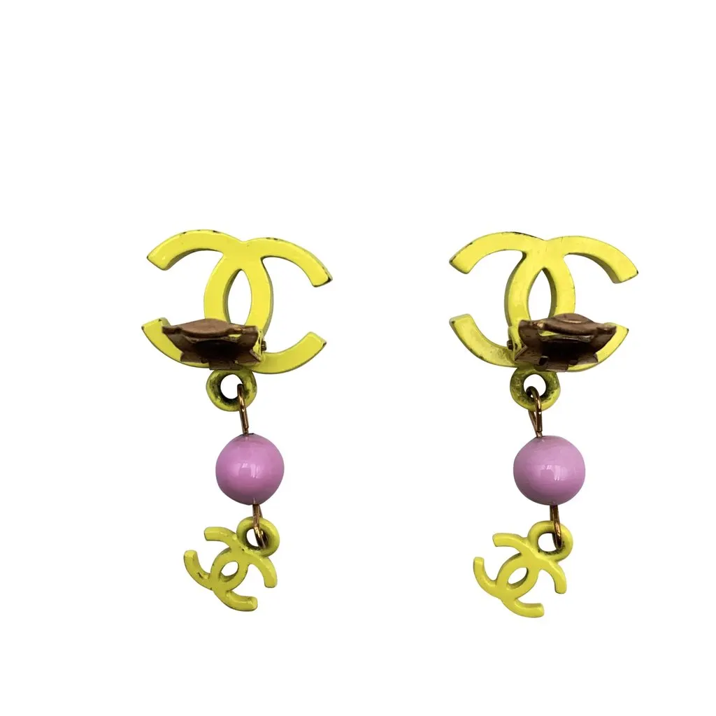 Chanel Earrings Red Good - Inside View