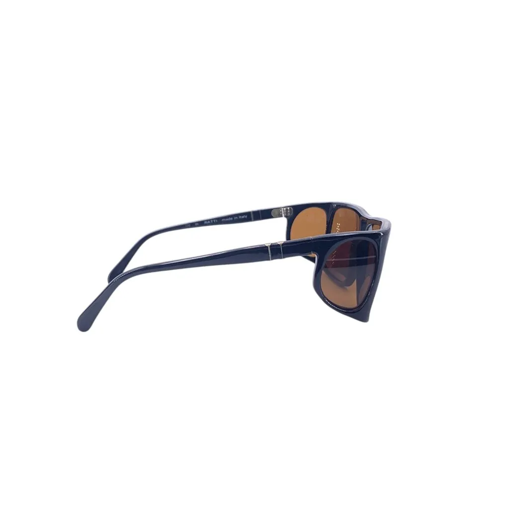 Unsigned Sunglasses Black Leather Good - Model View