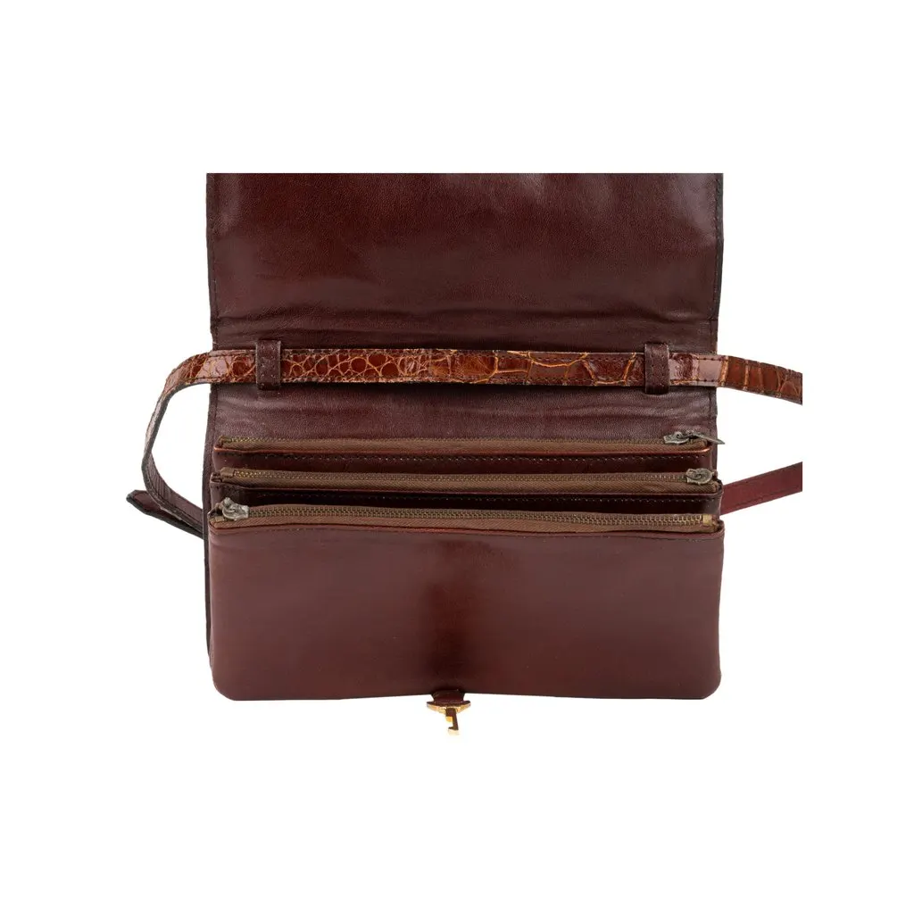Unsigned Brown Leather Bag - '70s Brown Leather Good - Model View