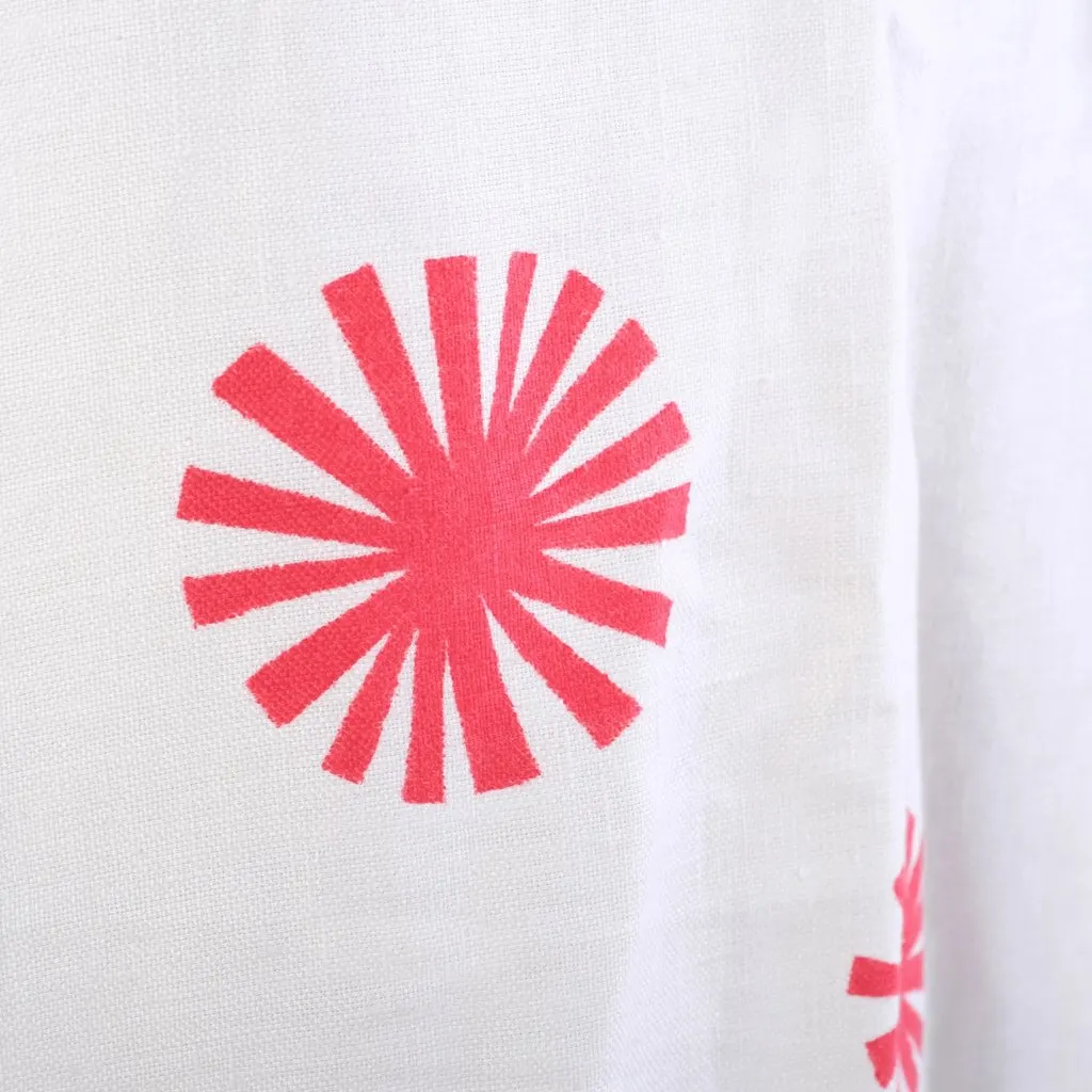 Unsigned Graphic Sunburst Linen Maxi Skirt - '10s White Linen Good - Model View