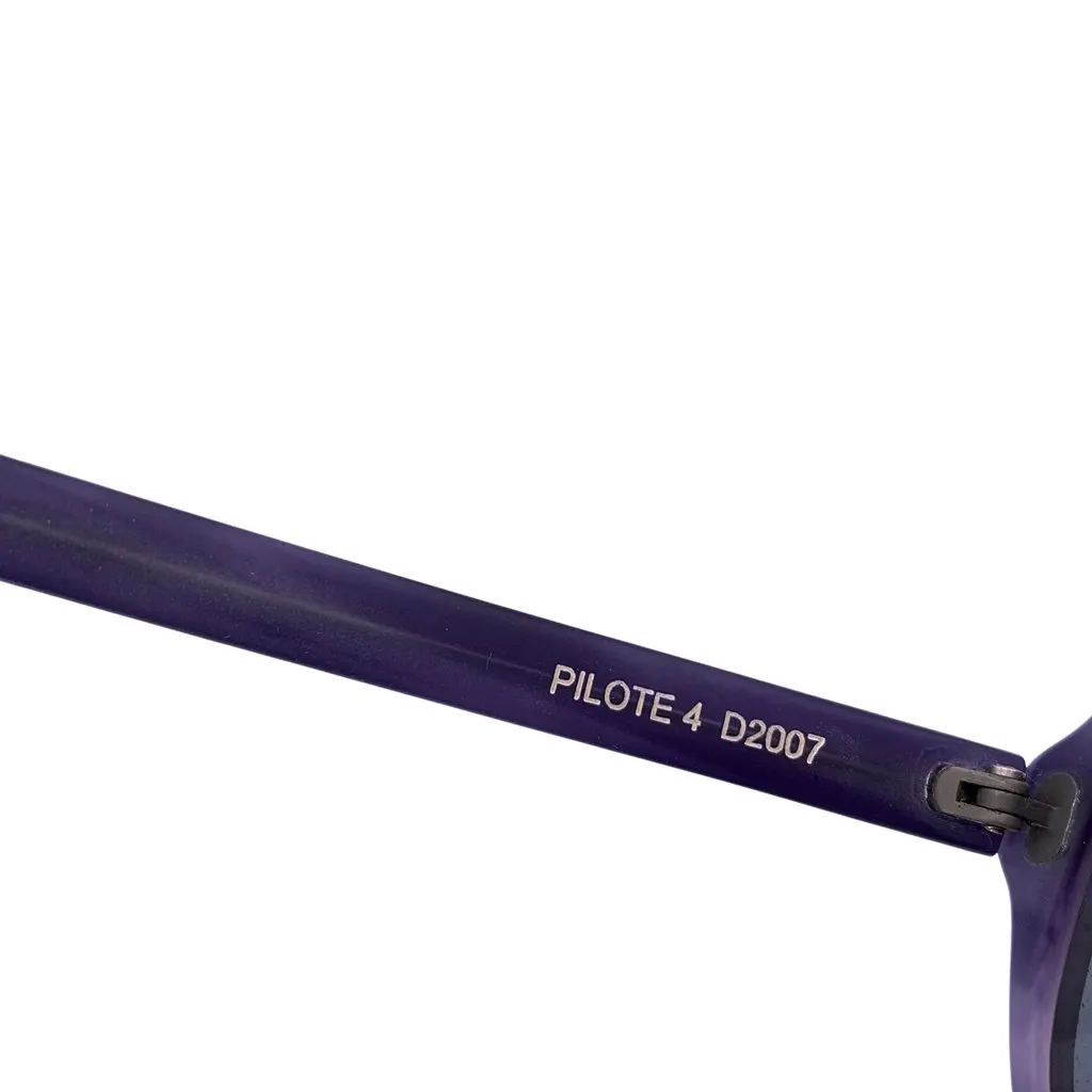 Unsigned Sunglasses Grey Good - Model View