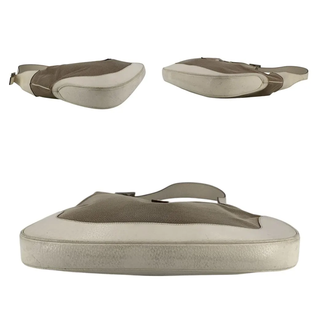 Gucci Hobos Vintage Jackie Beige Canvas Good - Model View