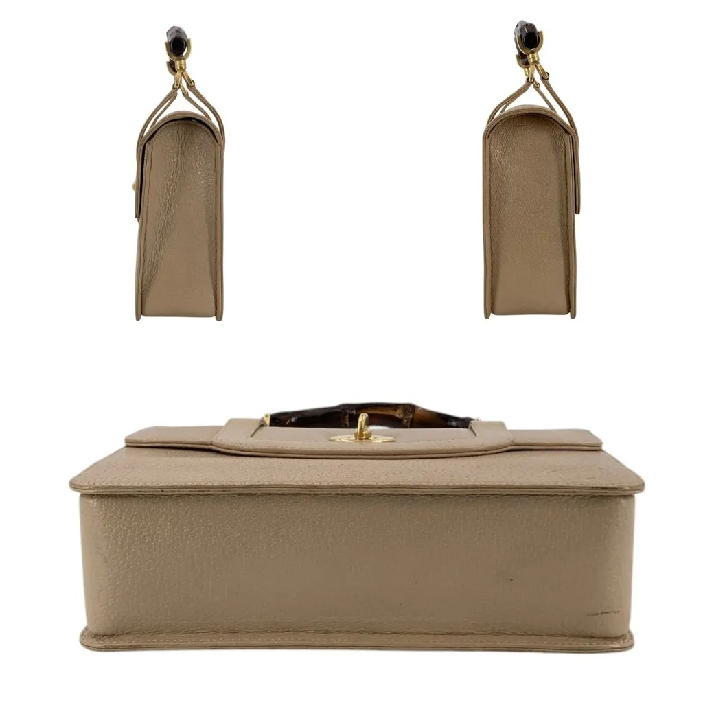 Gucci Handbag Vintage Vintage Bamboo Beige Leather Good - Model View