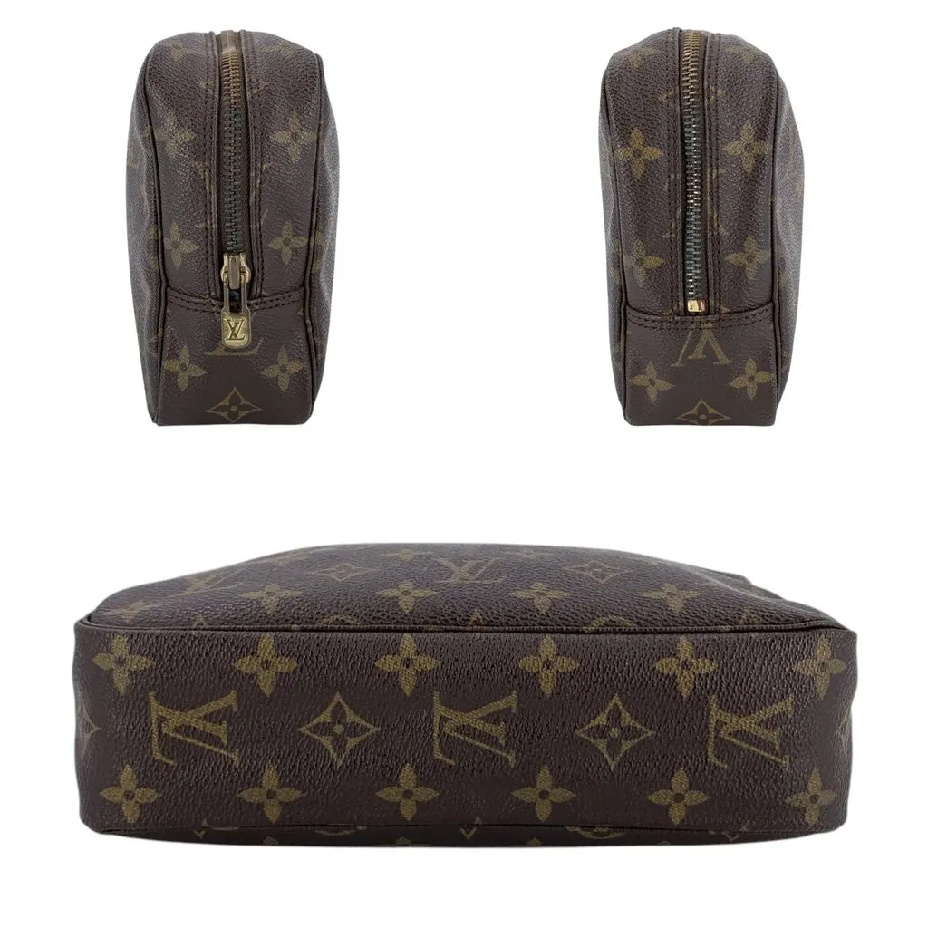 Louis Vuitton Clutch Bag Vintage Trousse de Toilette Brown Canvas Good - Model View