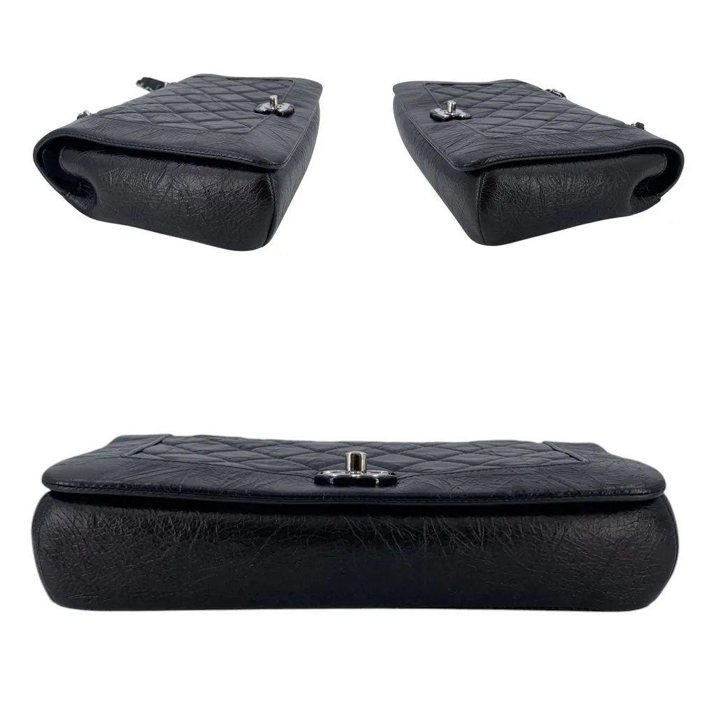 Chanel Shoulder Bag Bi-quilted Black Leather Good - Model View