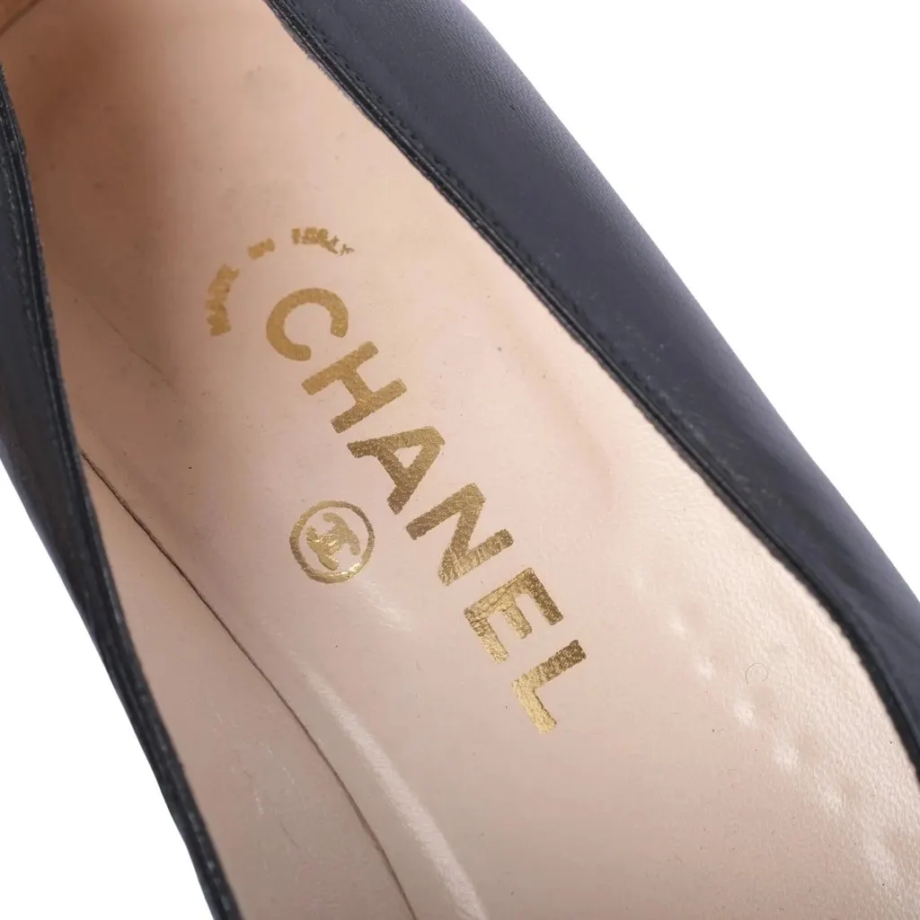 Chanel Black Leather CC Cap-Toe Pumps - '90s Black Leather Good - Box View