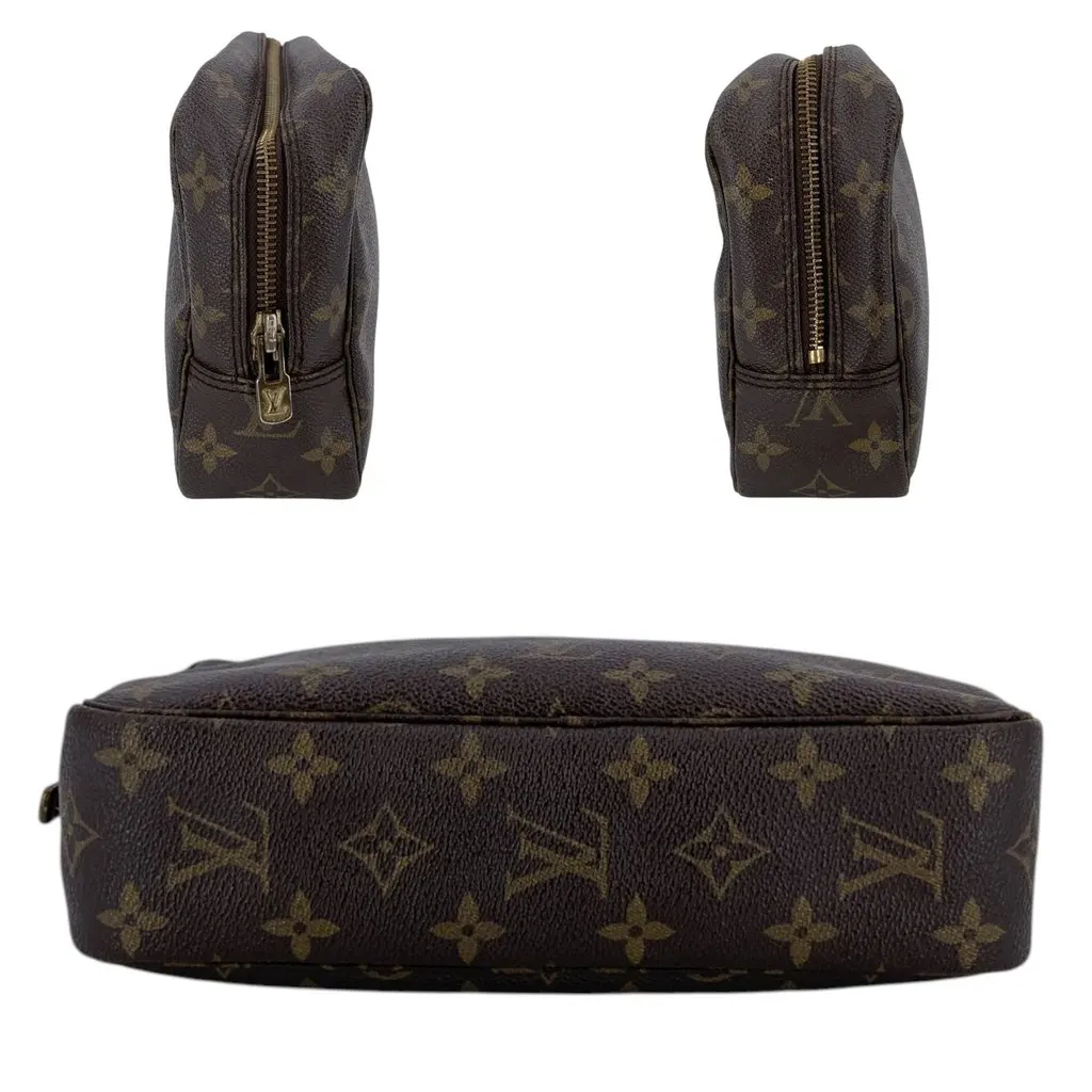 Louis Vuitton Clutch Bag Vintage Trousse de Toilette Brown Canvas Good - Model View