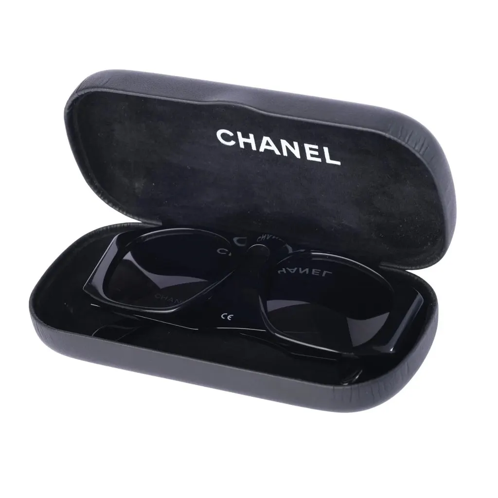 Chanel Black Quilted CC Sunglasses - '00s Black Good - Box View