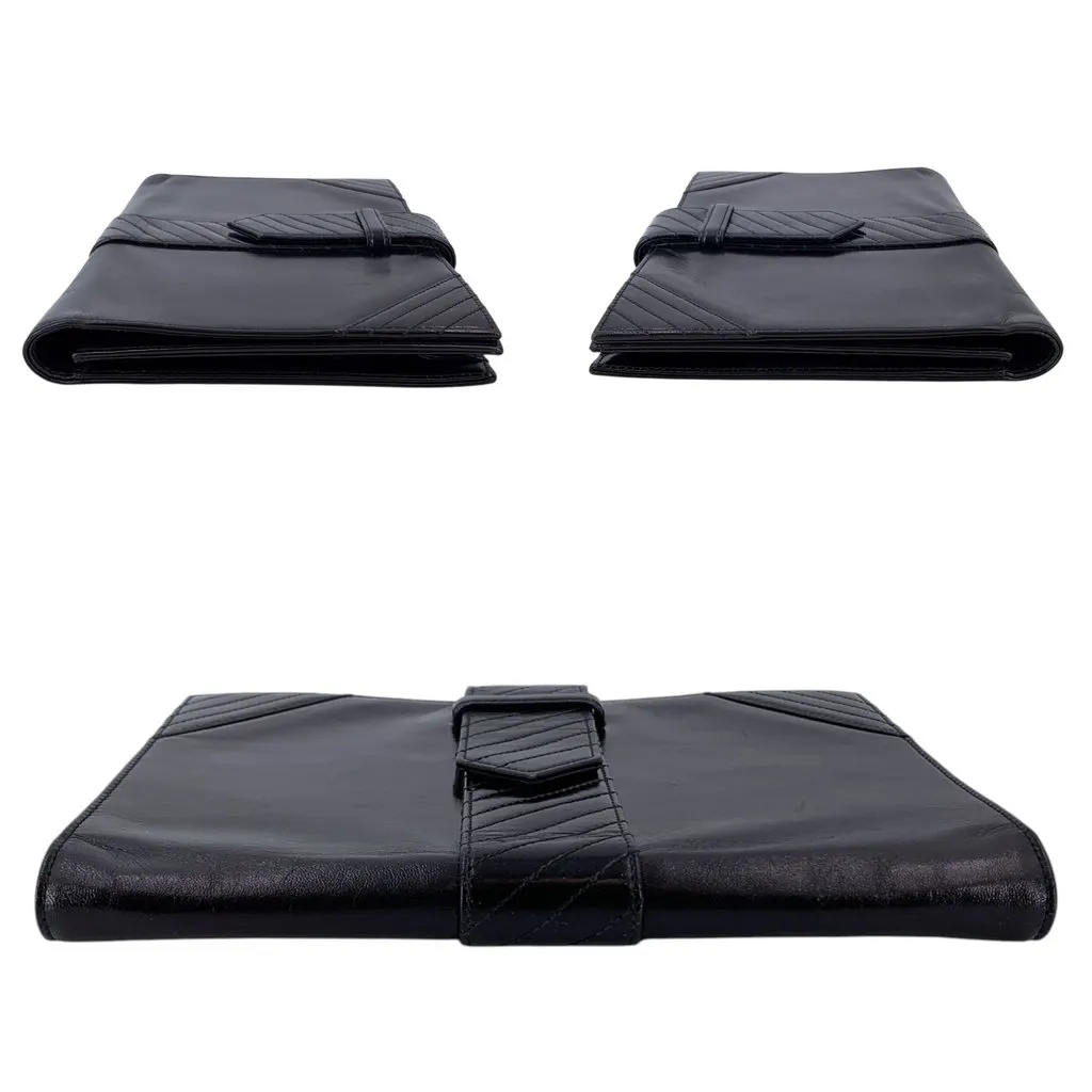 Saint Laurent Clutch Bag Vintage Bifold Black Leather Good - Model View